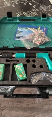 7868091-large-review-tsvyakhozabivniy-pistolet-stepler.webp
